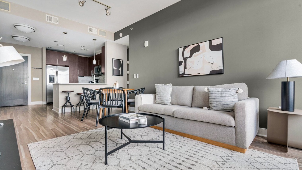Photo of Livingroom in Woodmont Triangle