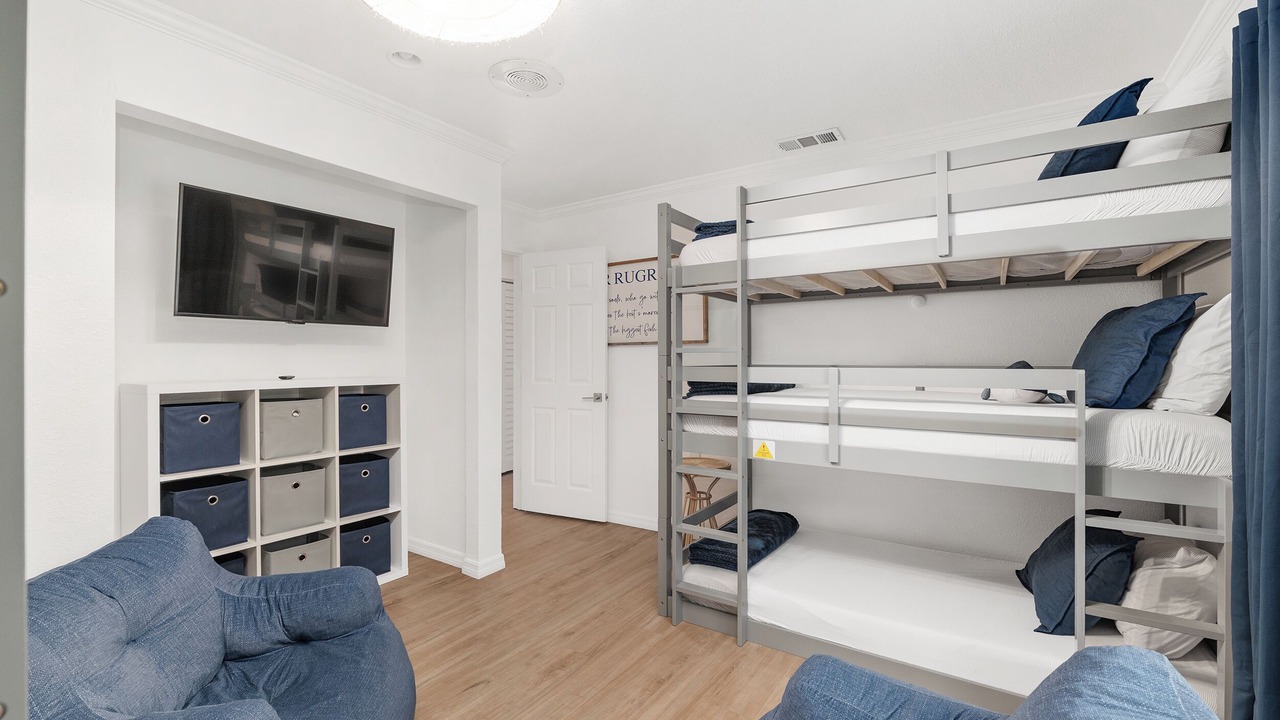 Photo of Bedroom in Crystal Shores