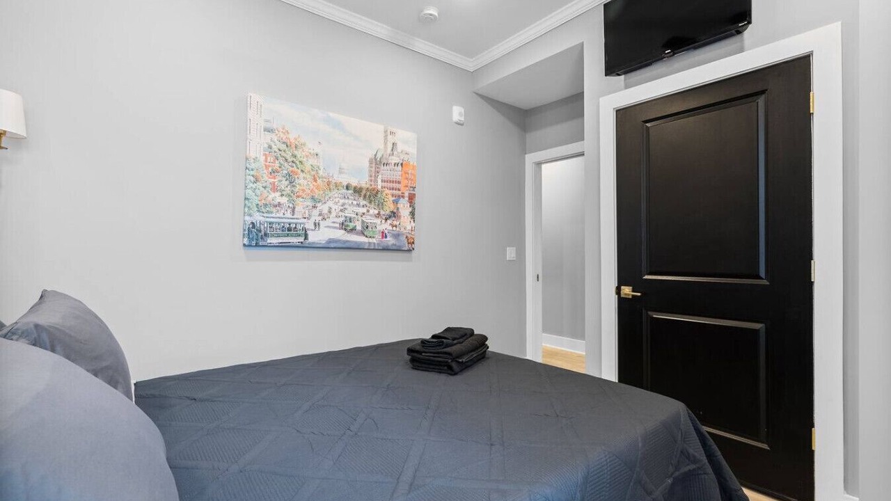 Photo of Bedroom in Bloomingdale
