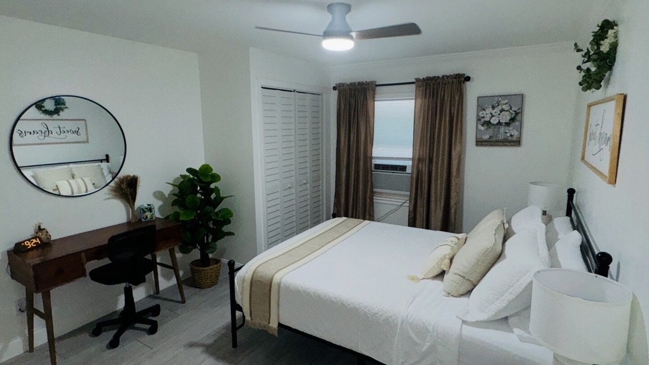 Photo of Bedroom in Bayou Oaks
