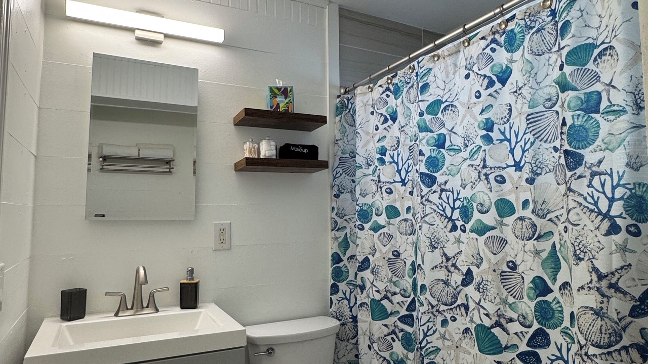 Photo of Bathroom in Bayou Oaks