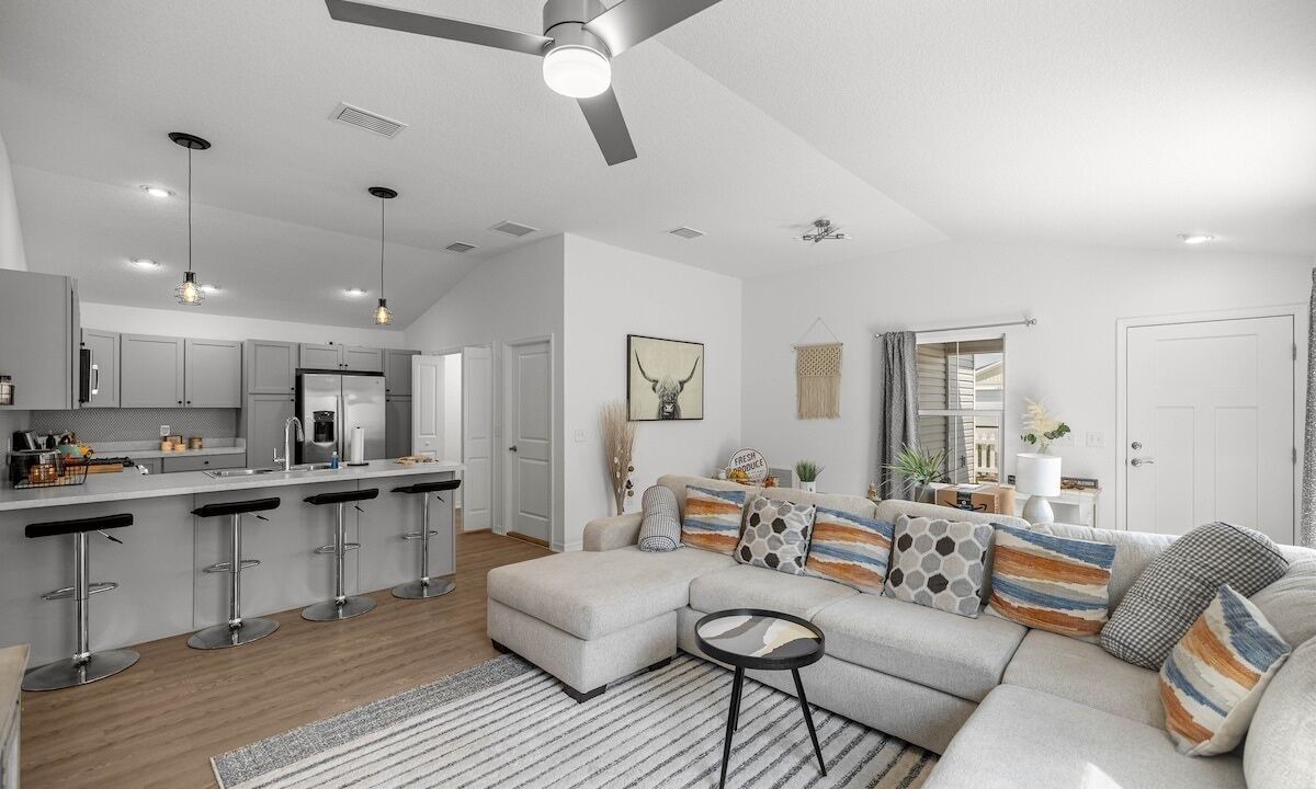 Photo of Livingroom in Sumter County