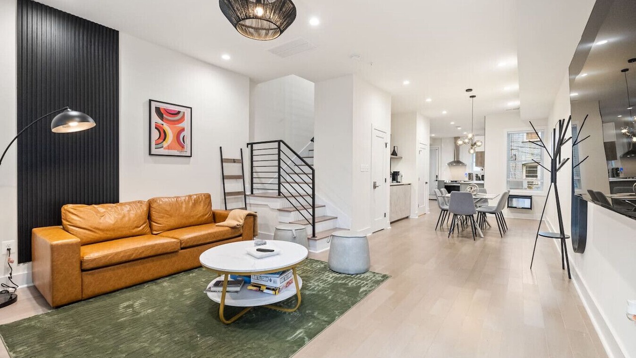 Photo of Livingroom in Columbia Heights