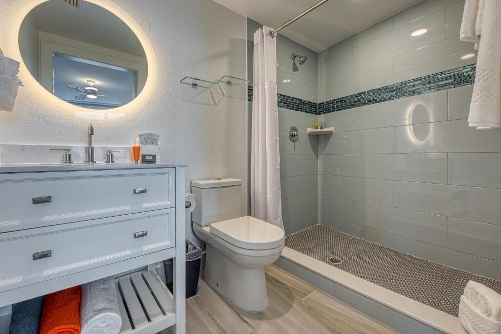Photo of Bathroom in Treasure Island