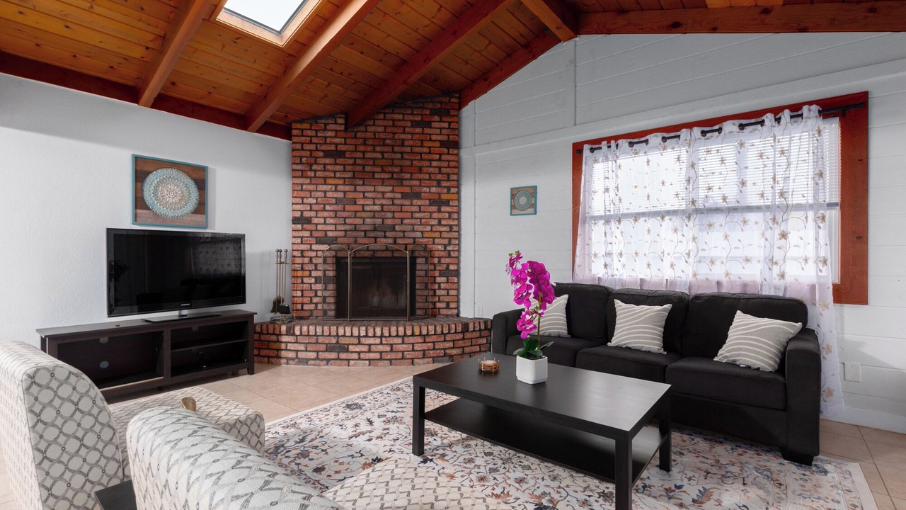 Photo of Livingroom in Mira Mesa