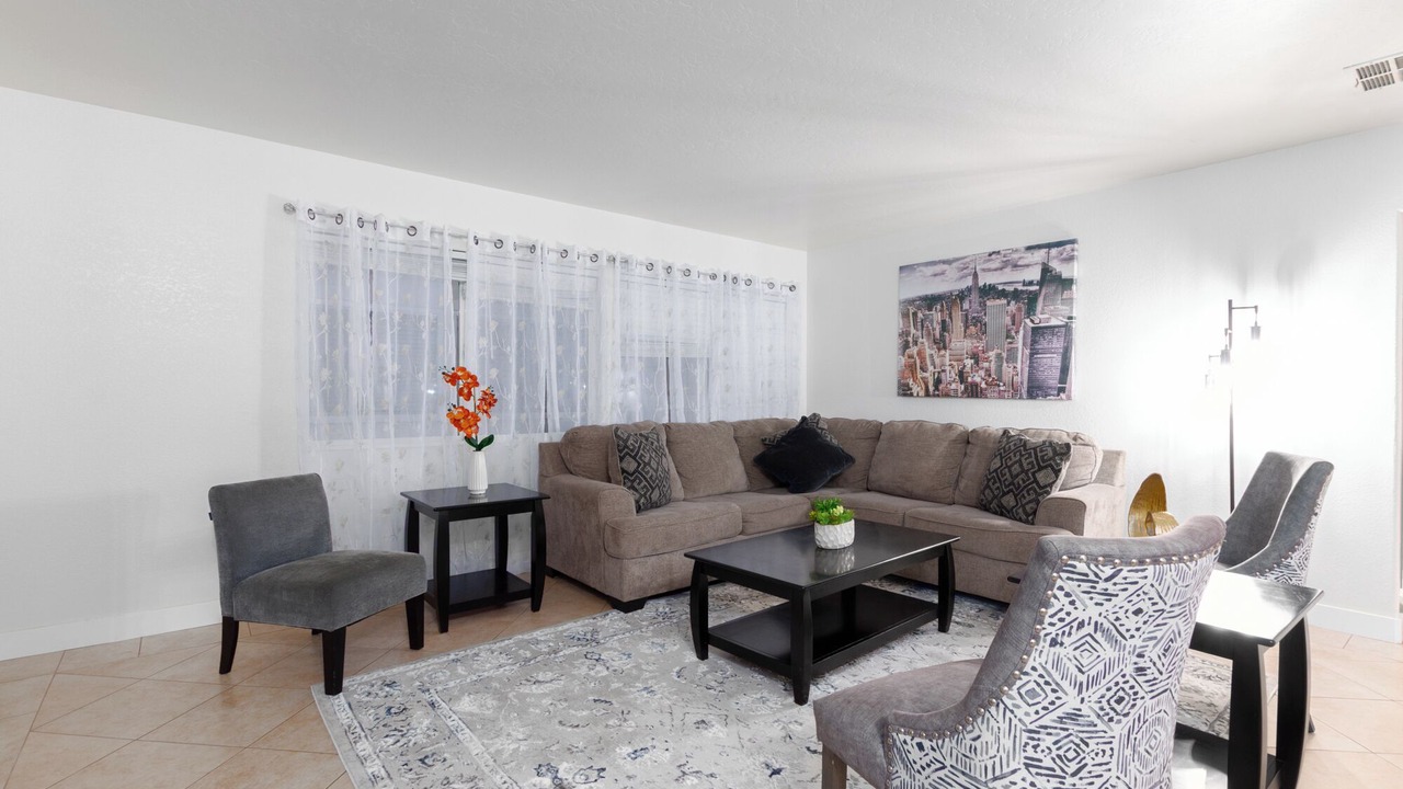 Photo of Livingroom in Mira Mesa