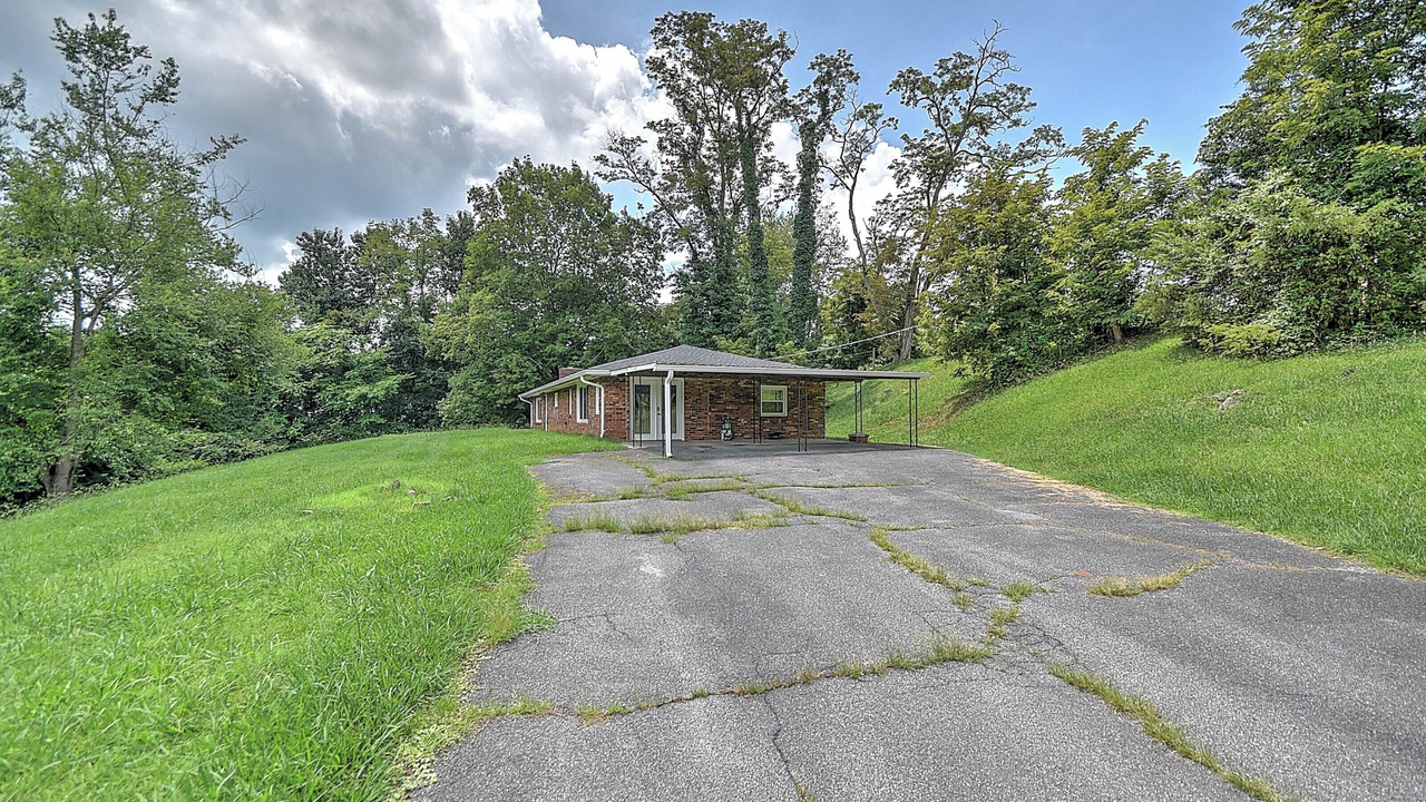 Photo of Outdoor in Colonial Heights