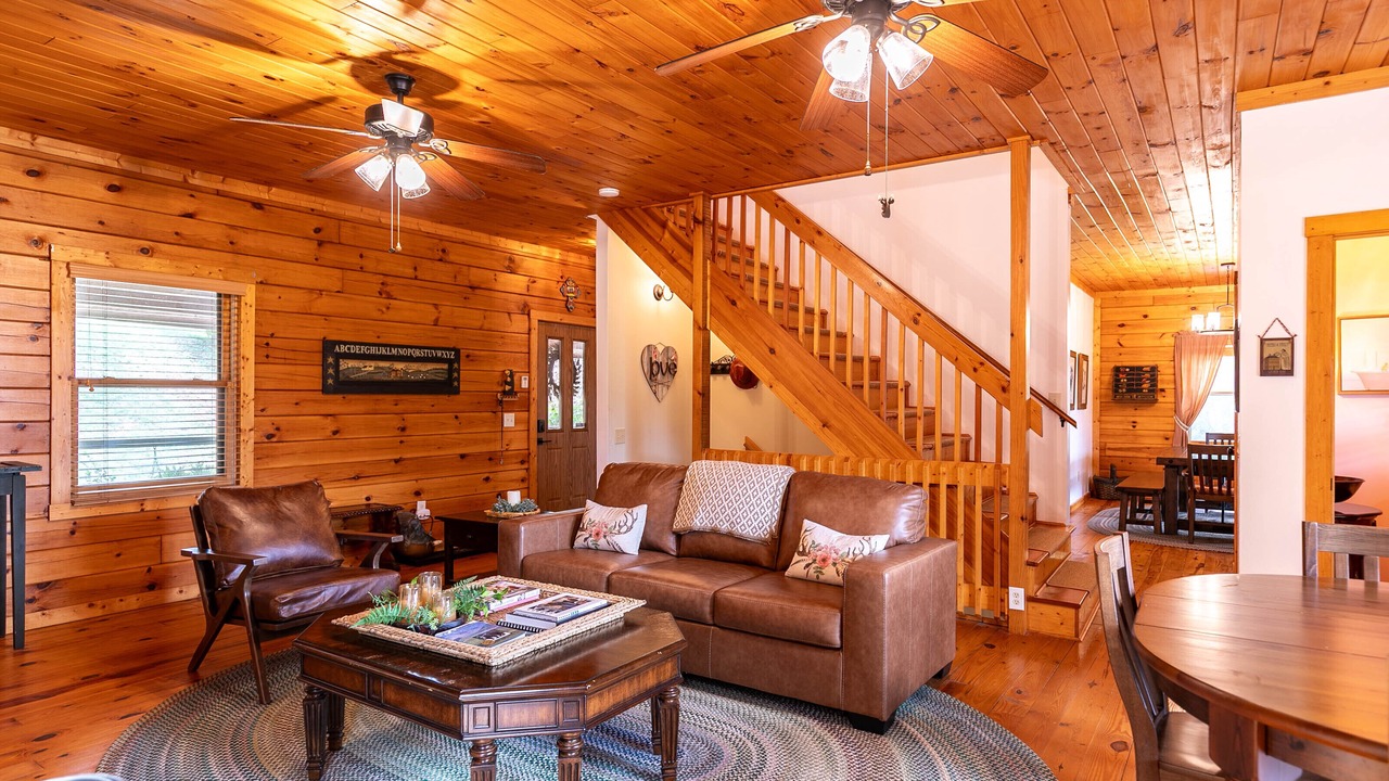 Photo of Livingroom in Seven Devils
