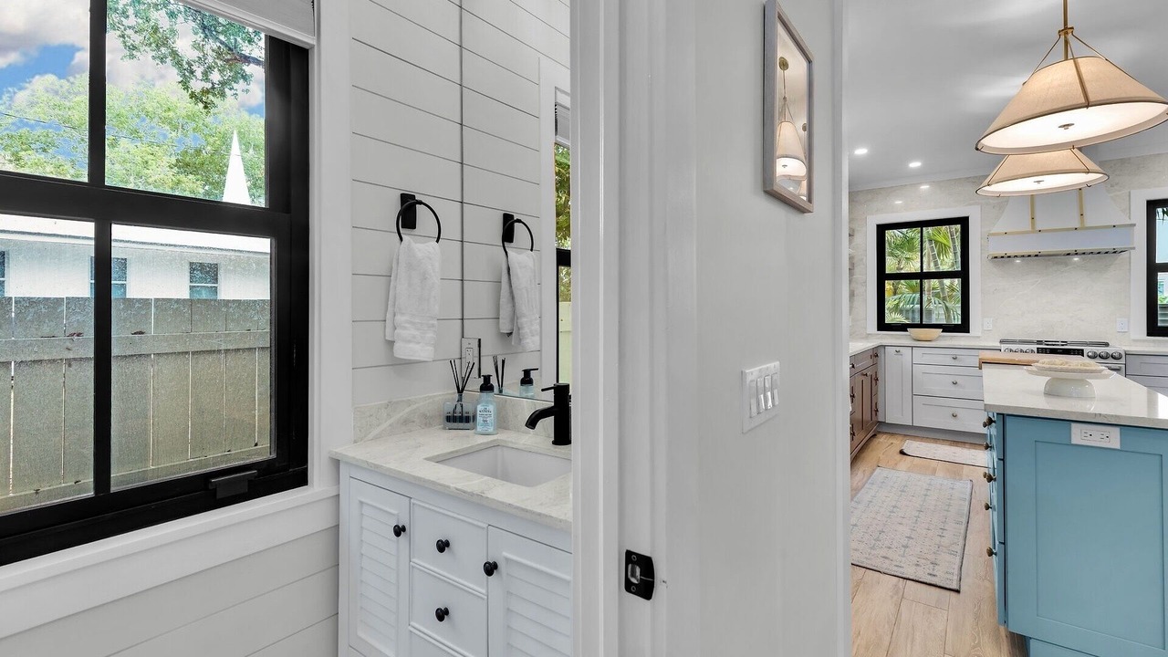 Photo of Bedroom in Midtown