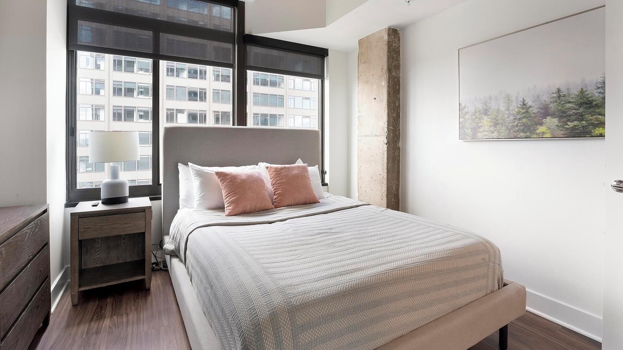 Photo of Bedroom in Baileys Crossroads