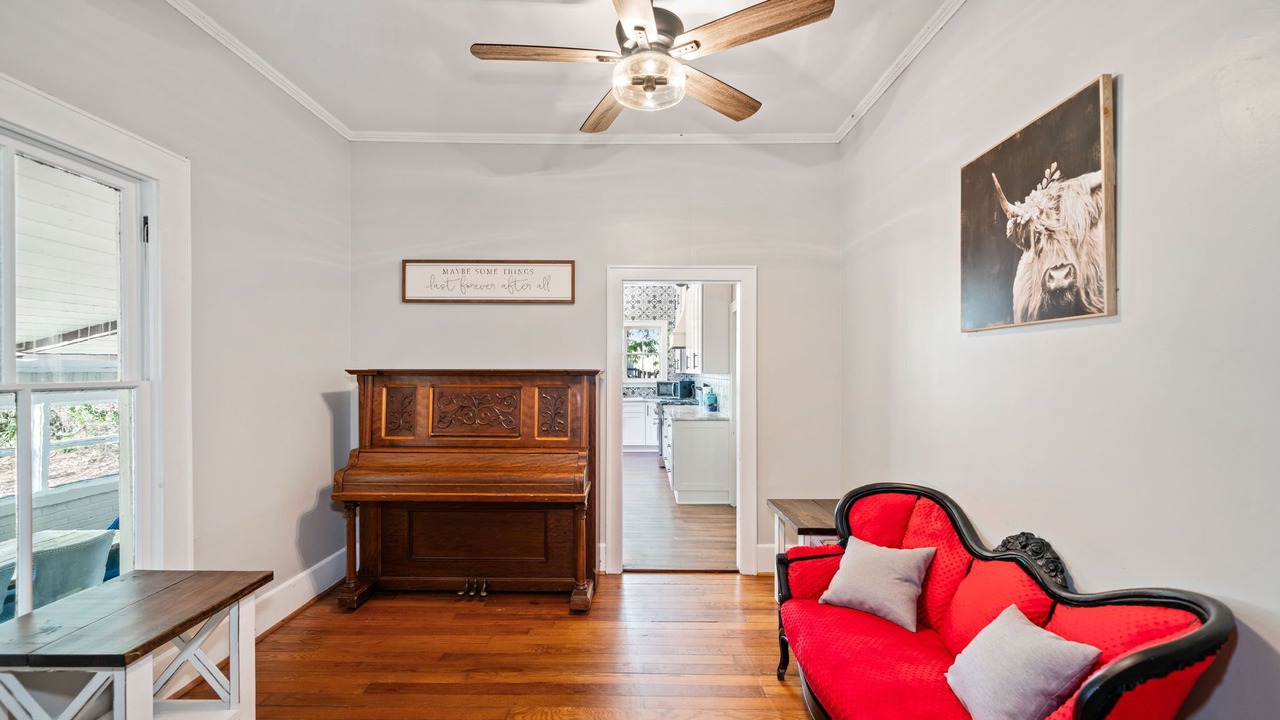 Photo of Livingroom in Jasper