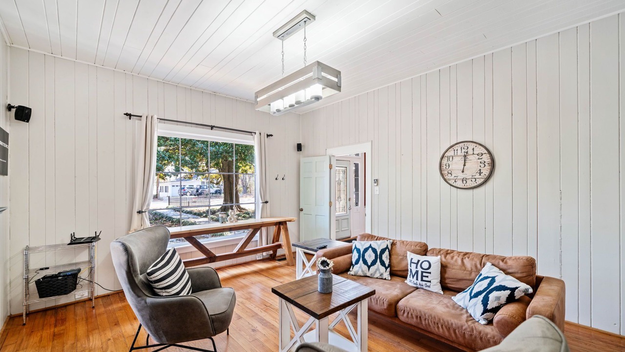Photo of Livingroom in Jasper
