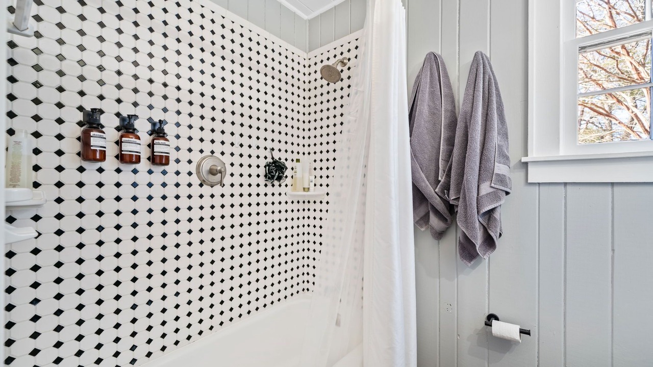 Photo of Bathroom in Jasper