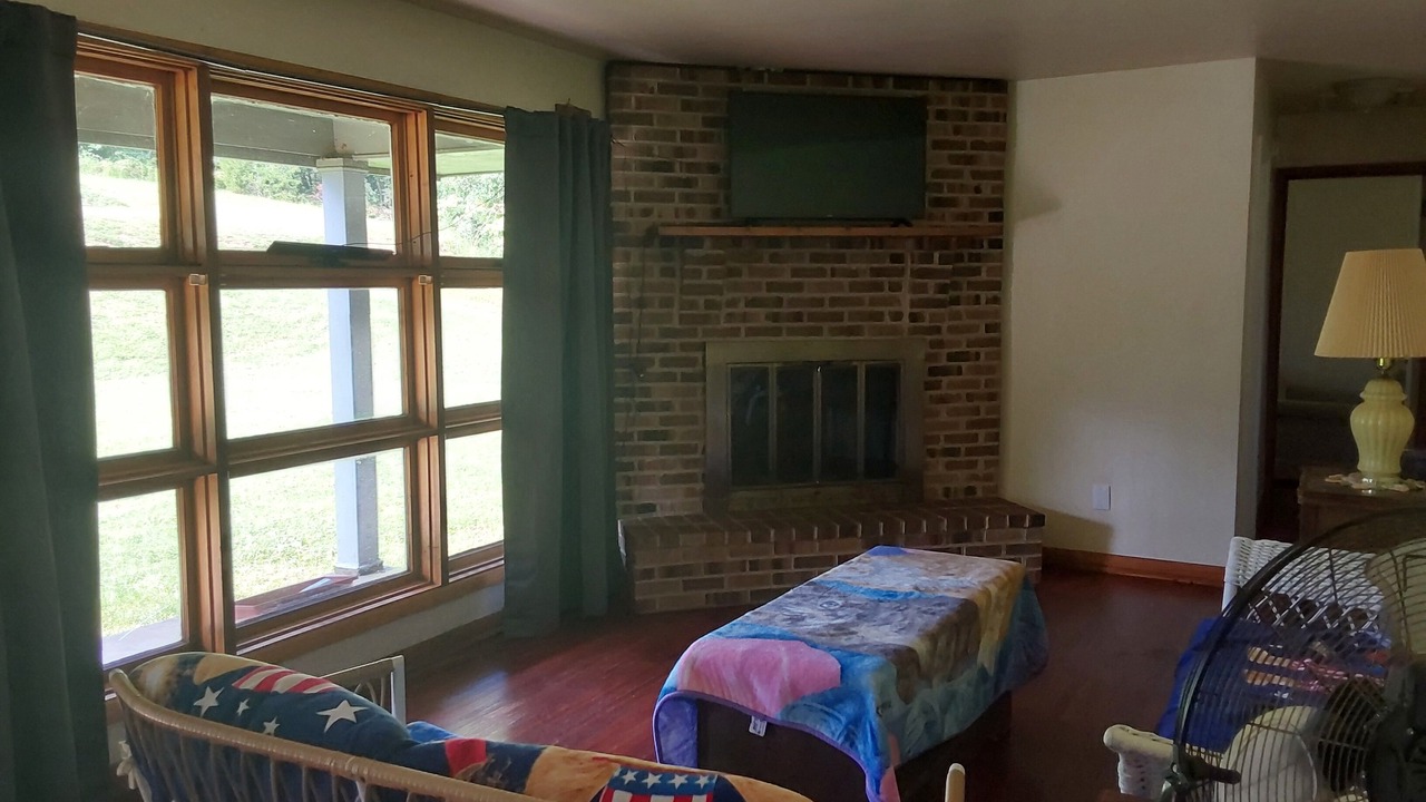 Photo of Livingroom in Martinsville