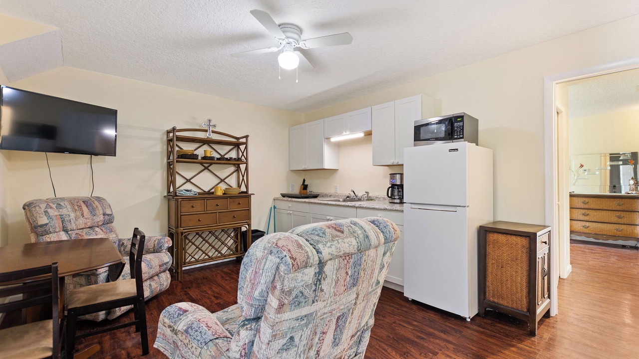 Photo of Livingroom in Haines Creek
