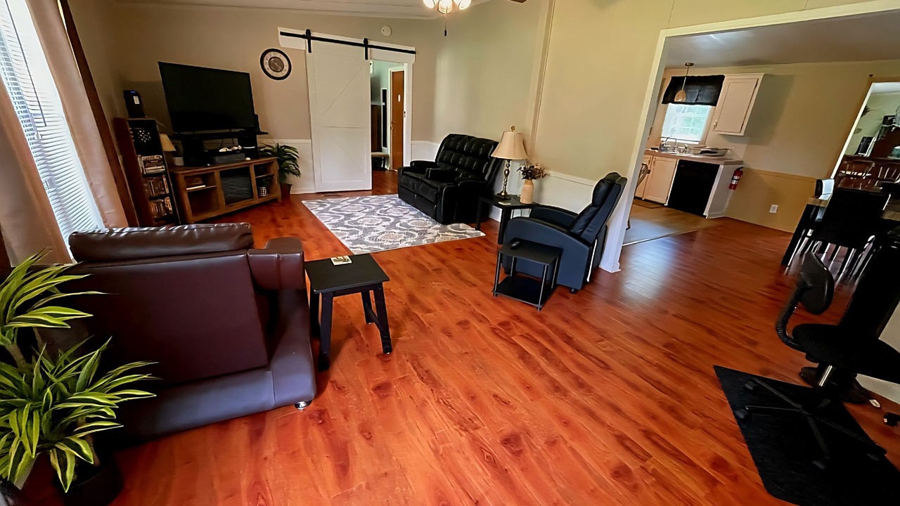 Photo of Livingroom in The Point