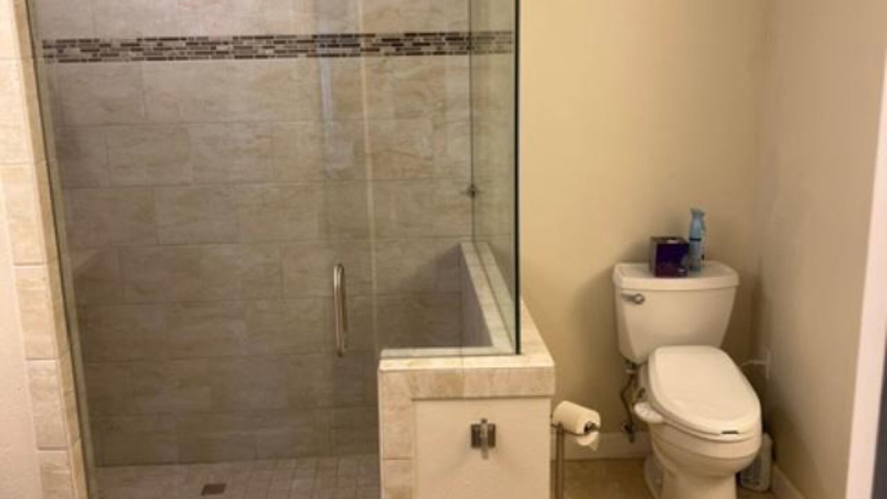 Photo of Bathroom in Fullers Earth