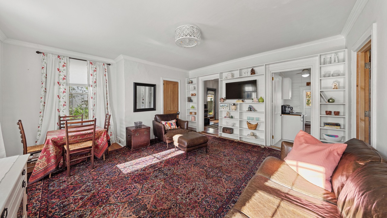 Photo of Livingroom in Milton