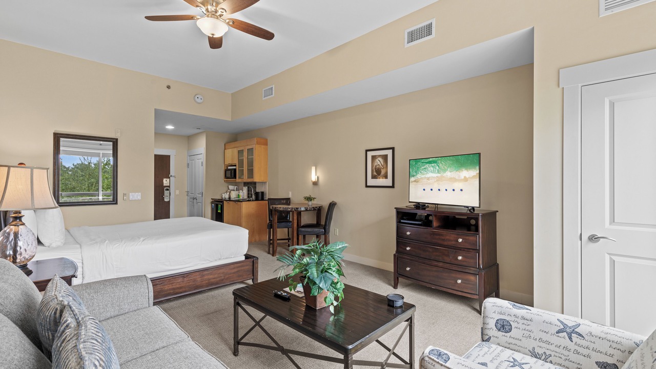 Photo of Bedroom in Baytowne Wharf