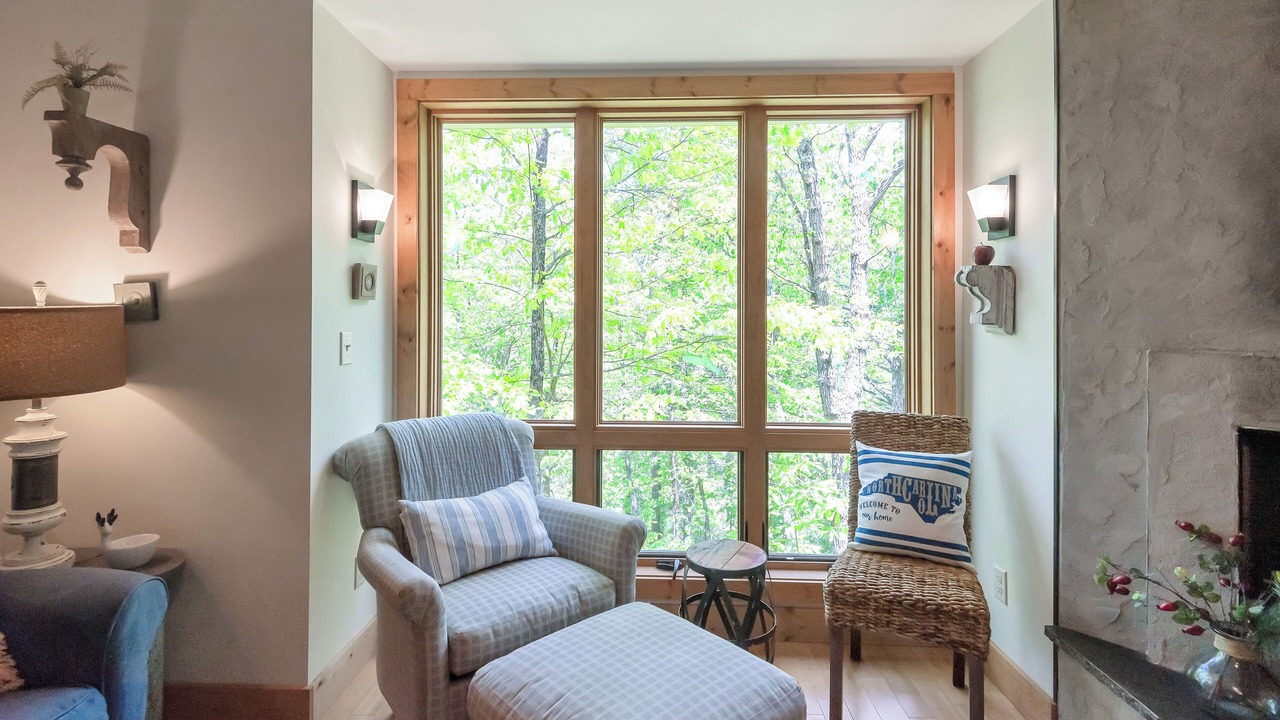 Photo of Livingroom in West Jefferson