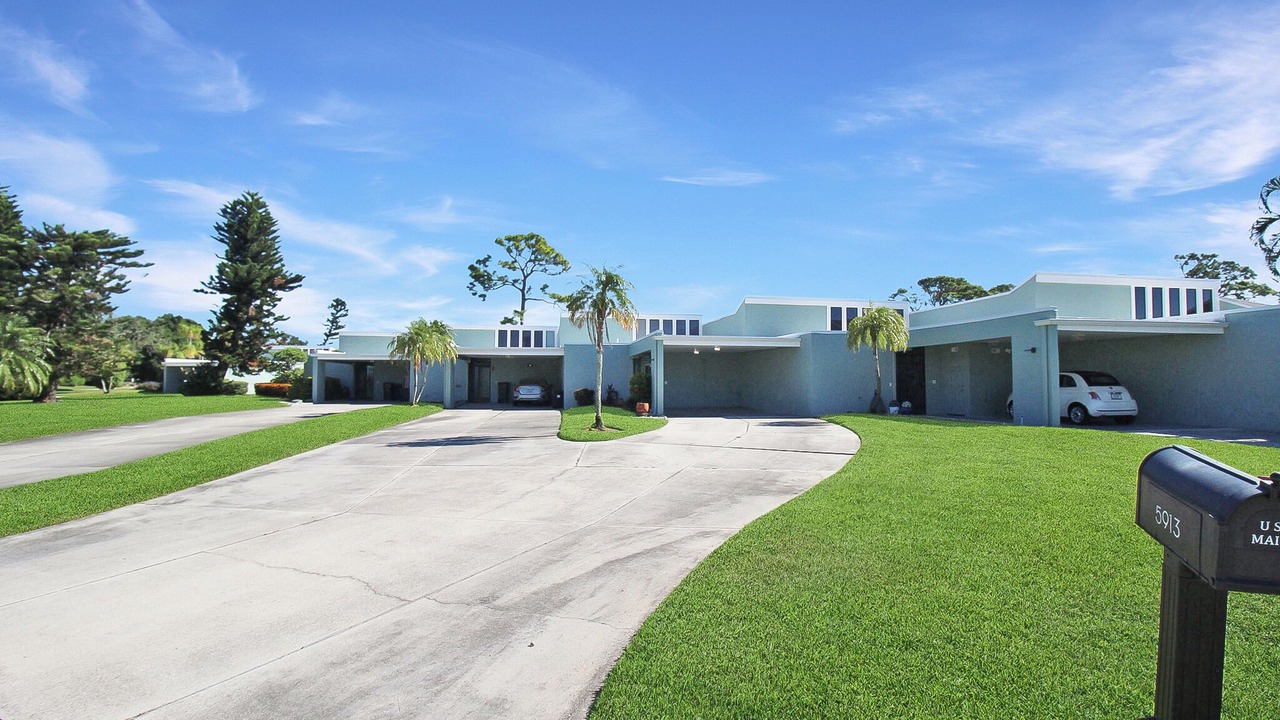 Photo of Outdoor in Trailer Estates