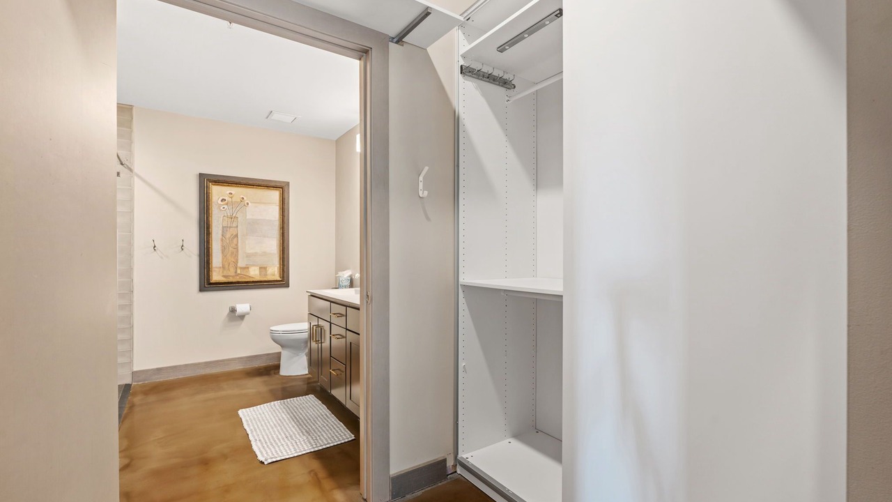 Photo of Bathroom in Warehouse District