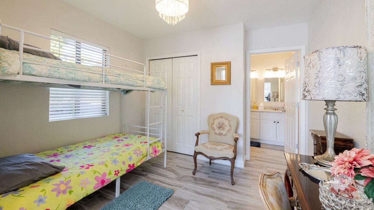 Photo of Bedroom in Indian Beach Sapphire Shores