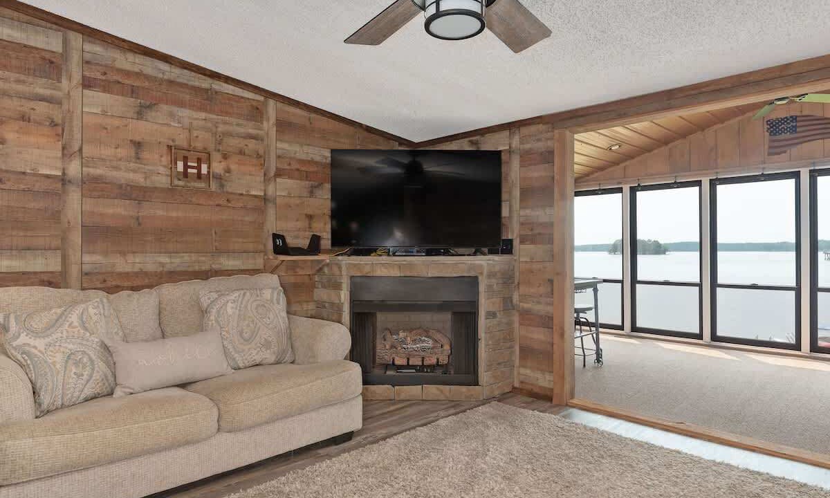 Photo of Livingroom in Henrico
