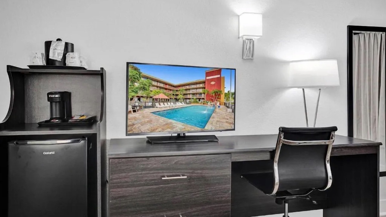 Photo of Bedroom in Downtown Hollywood
