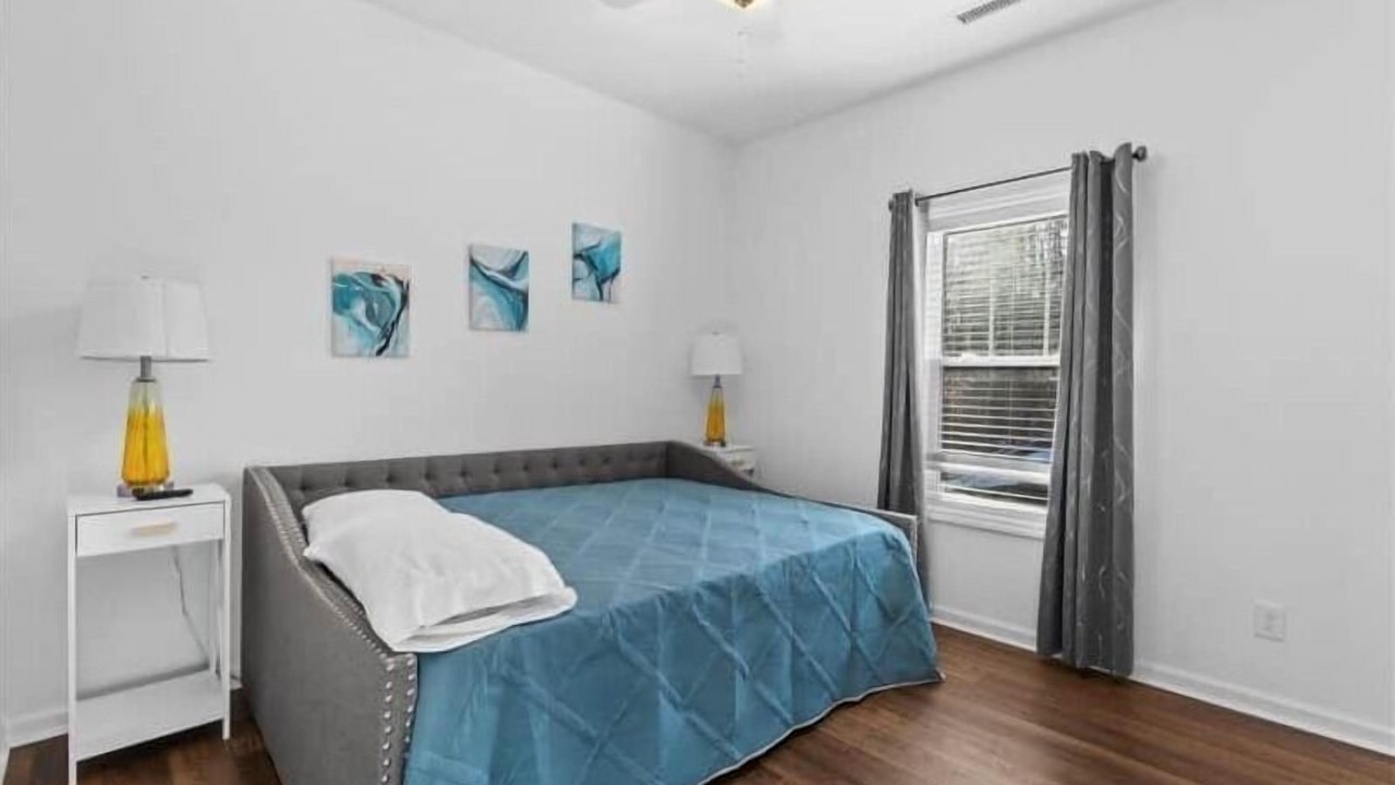 Photo of Bedroom in Wise