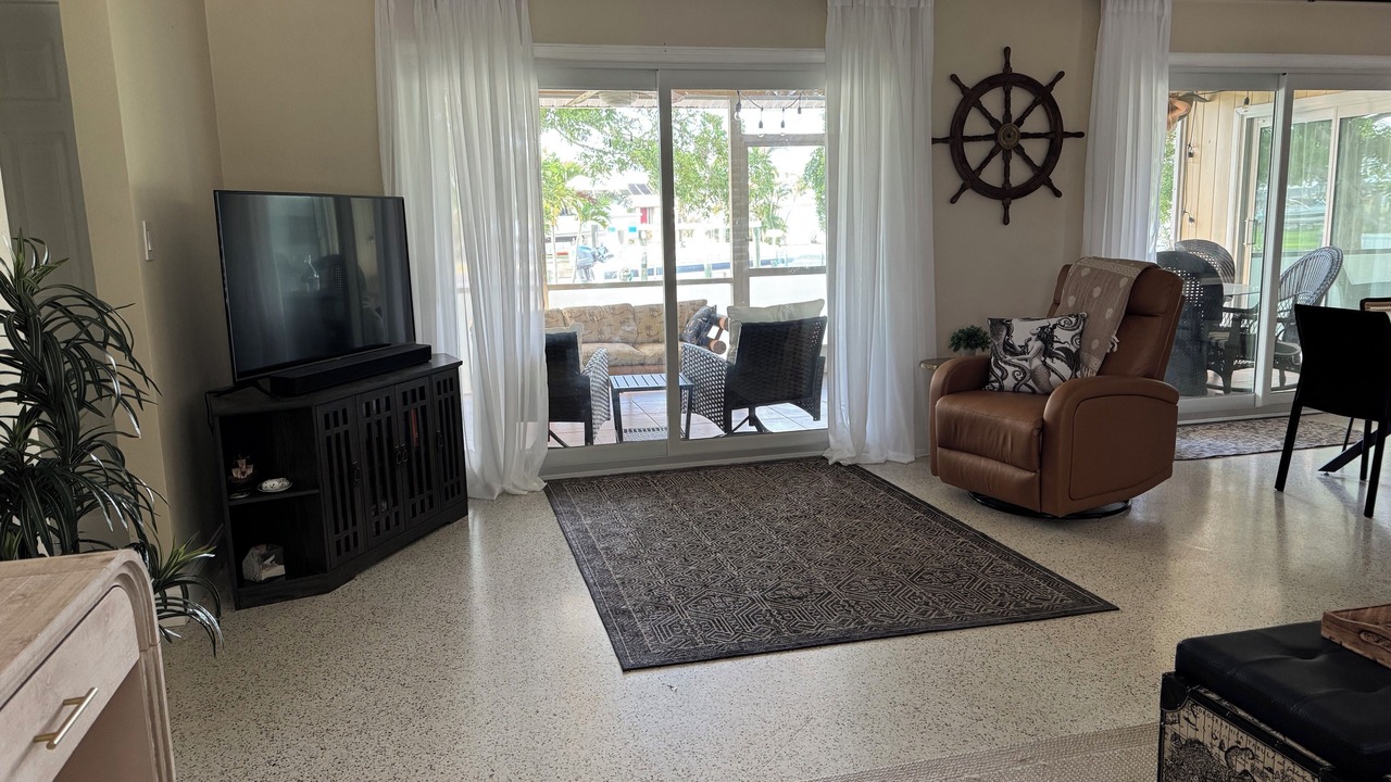 Photo of Livingroom in Grove City