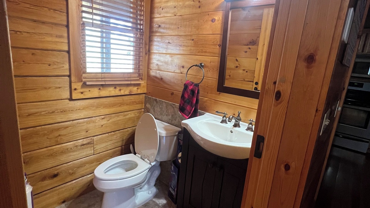 Photo of Bathroom in Talking Rock