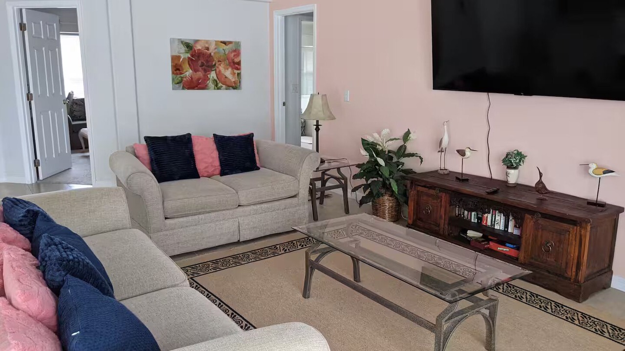 Photo of Livingroom in Sunridge Woods