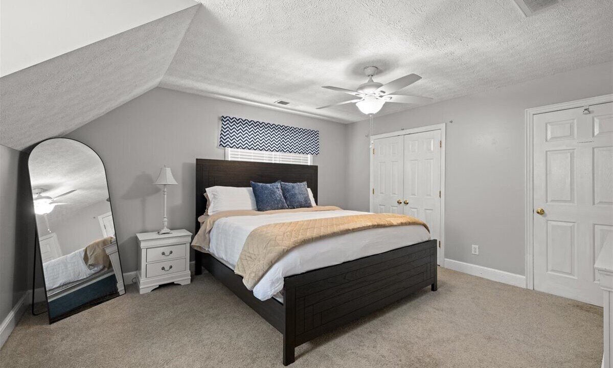 Photo of Bedroom in Leasburg