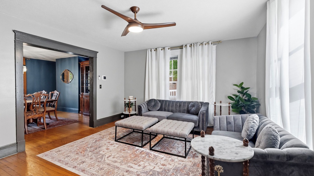 Photo of Livingroom in Farmville