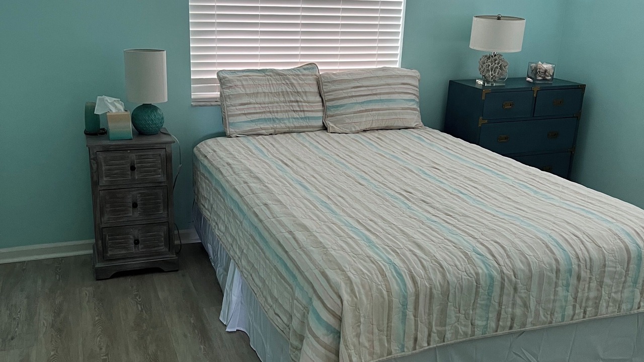 Photo of Bedroom in Greenview Shores