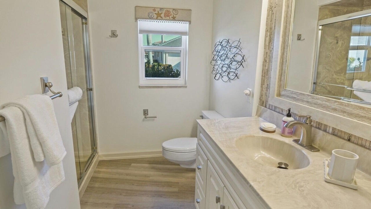 Photo of Bathroom in Caloosahatchee
