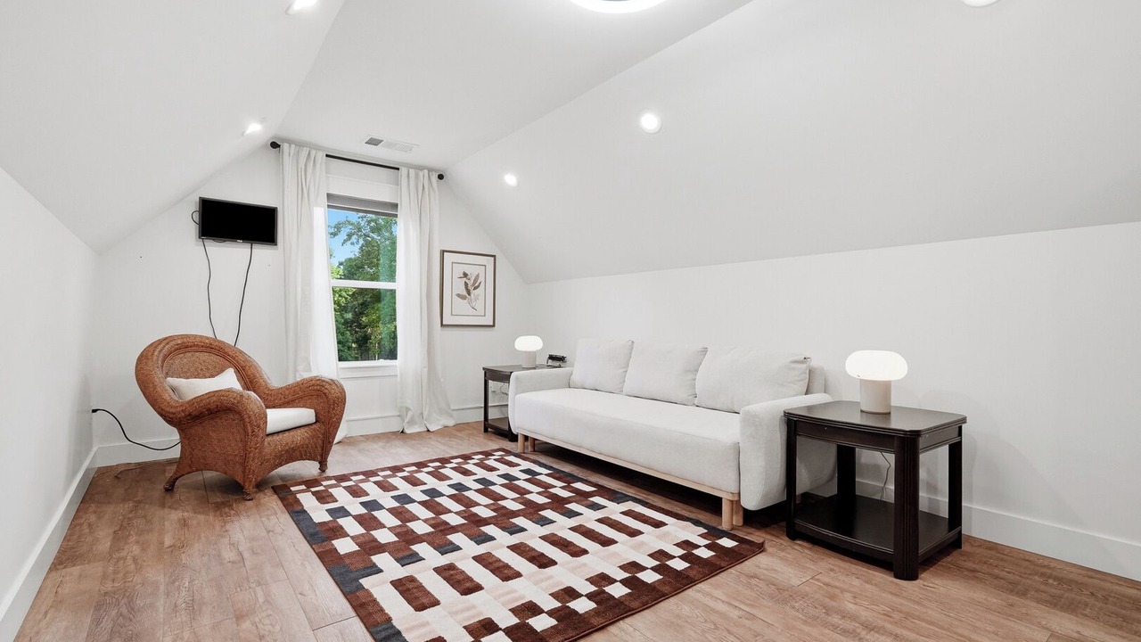 Photo of Livingroom in Tate