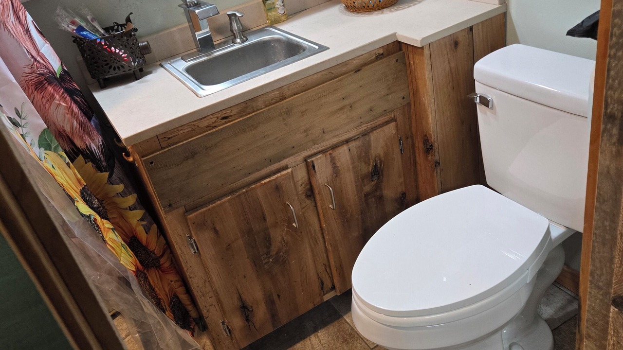 Photo of Bathroom in Roan Mountain