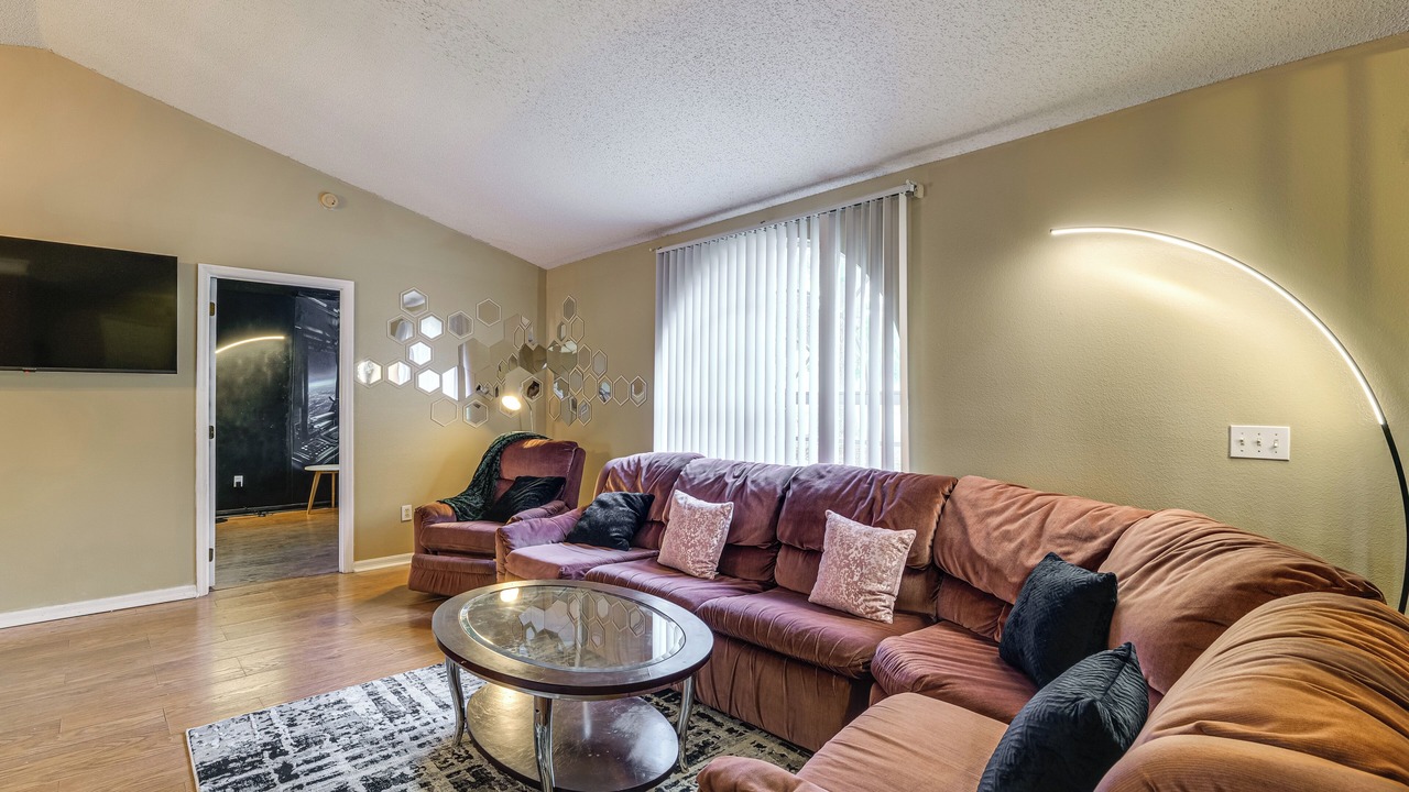 Photo of Livingroom in Sunridge Woods