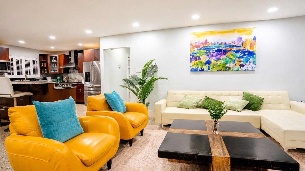 Photo of Livingroom in North Central Hollywood