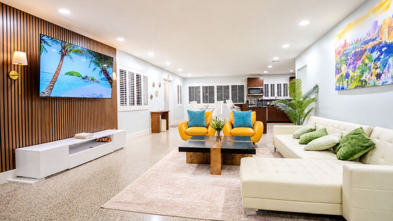 Photo of Livingroom in North Central Hollywood