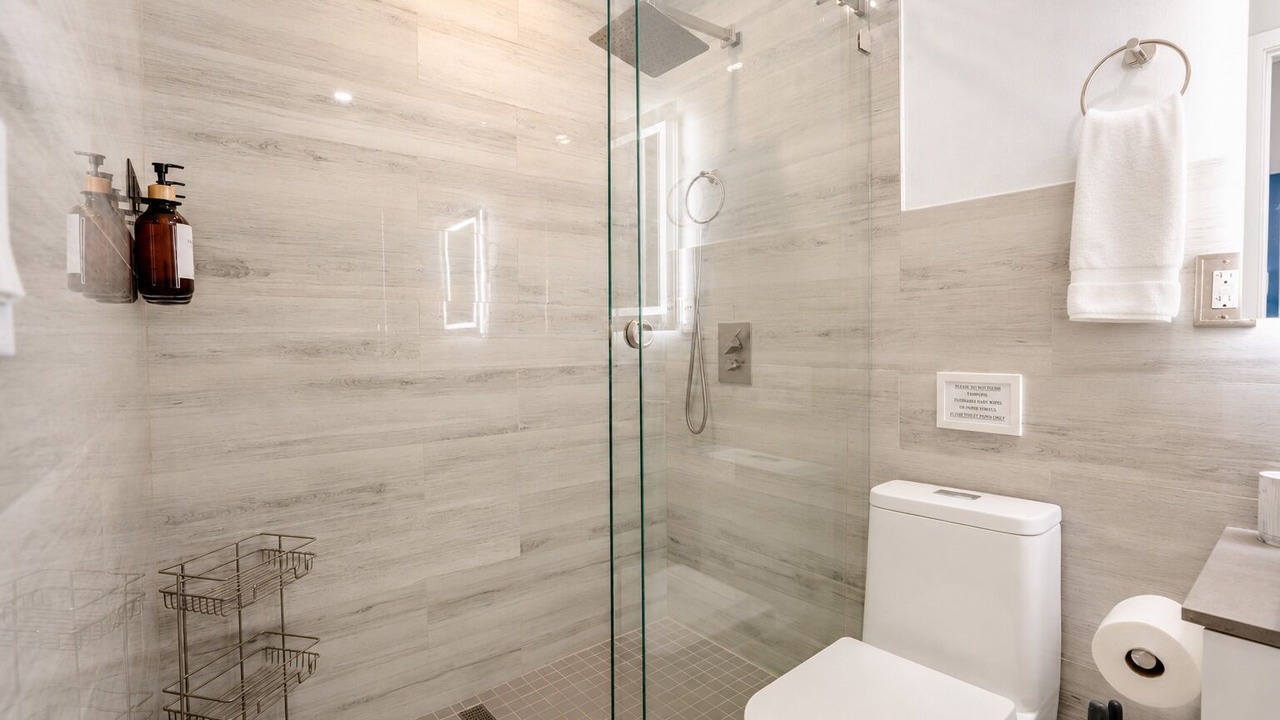 Photo of Bathroom in North Central Hollywood