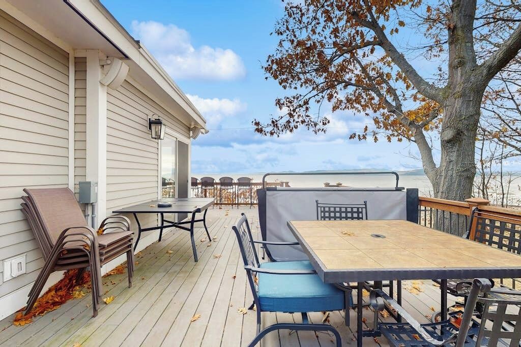 Photo of Outdoor in Malletts Bay