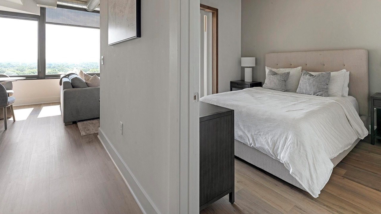 Photo of Bedroom in Baileys Crossroads