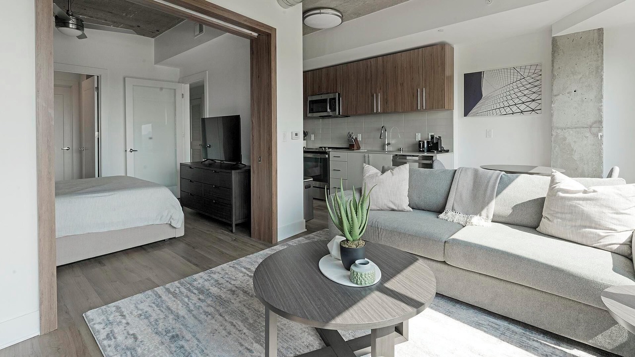 Photo of Livingroom in Baileys Crossroads