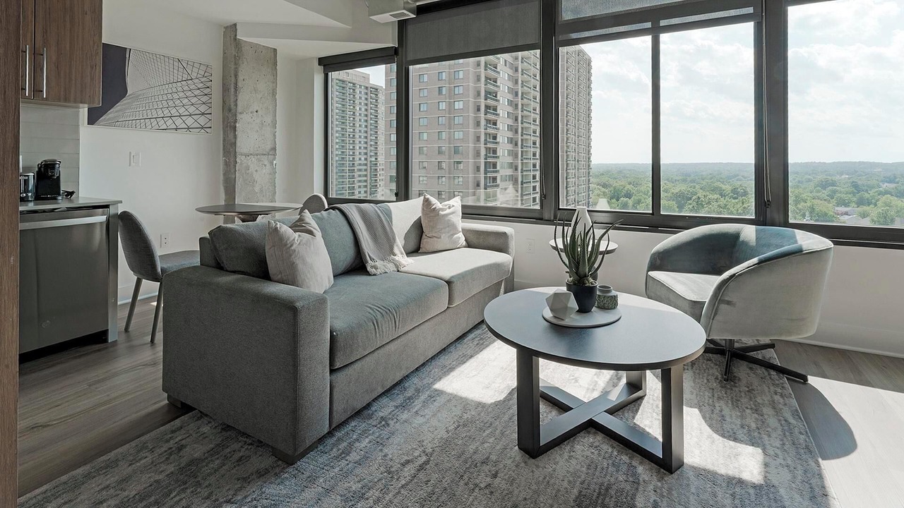 Photo of Livingroom in Baileys Crossroads