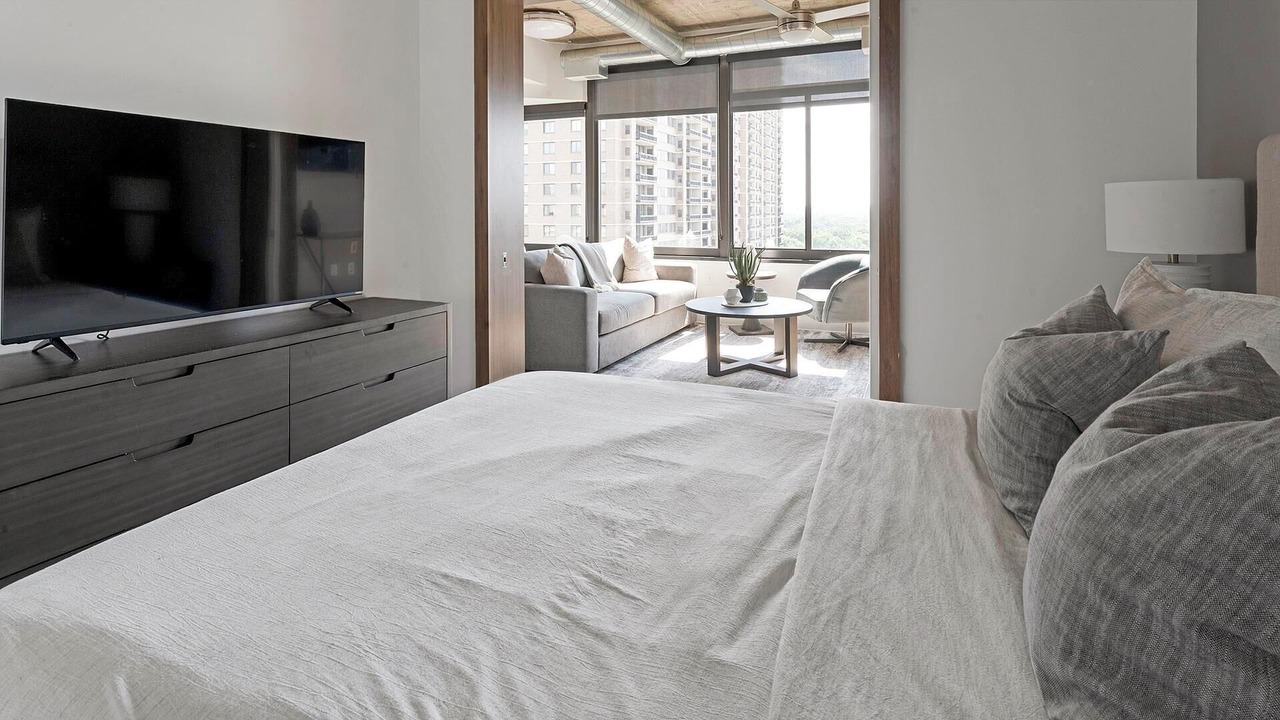 Photo of Bedroom in Baileys Crossroads