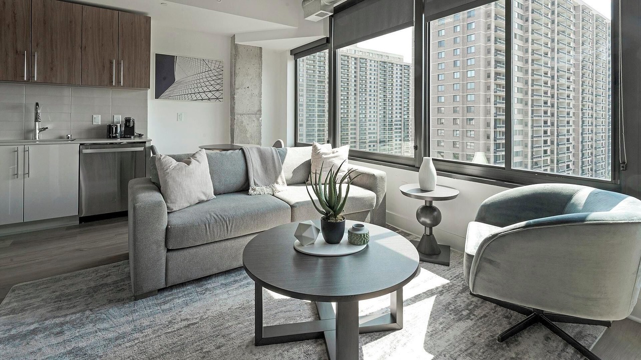 Photo of Livingroom in Baileys Crossroads
