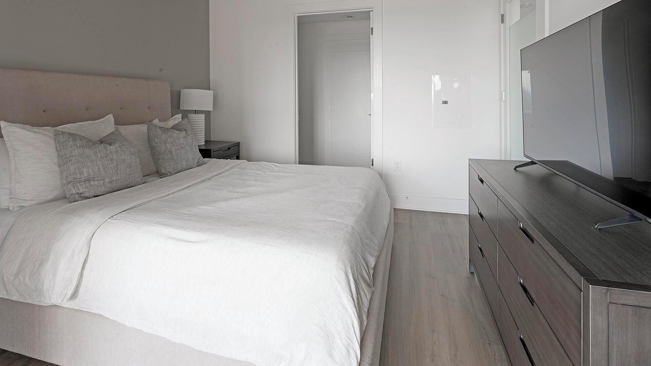 Photo of Bedroom in Baileys Crossroads